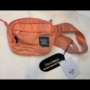 Herschel Tour Small Hip Pack in Desert Flower -NWT